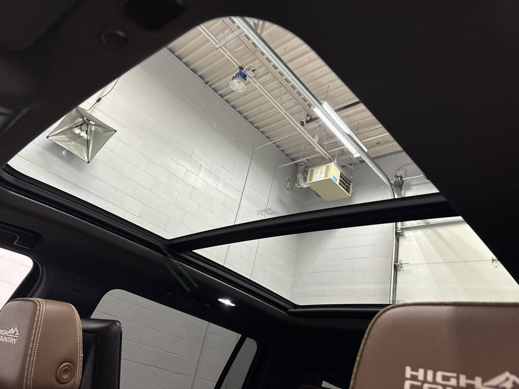 2023 Chevrolet Suburban High Country