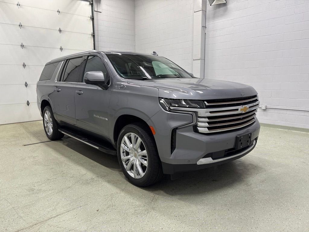 Used 2021 Chevrolet Suburban High Country with VIN 1GNSKGKTXMR422210 for sale in Rogers, Minnesota
