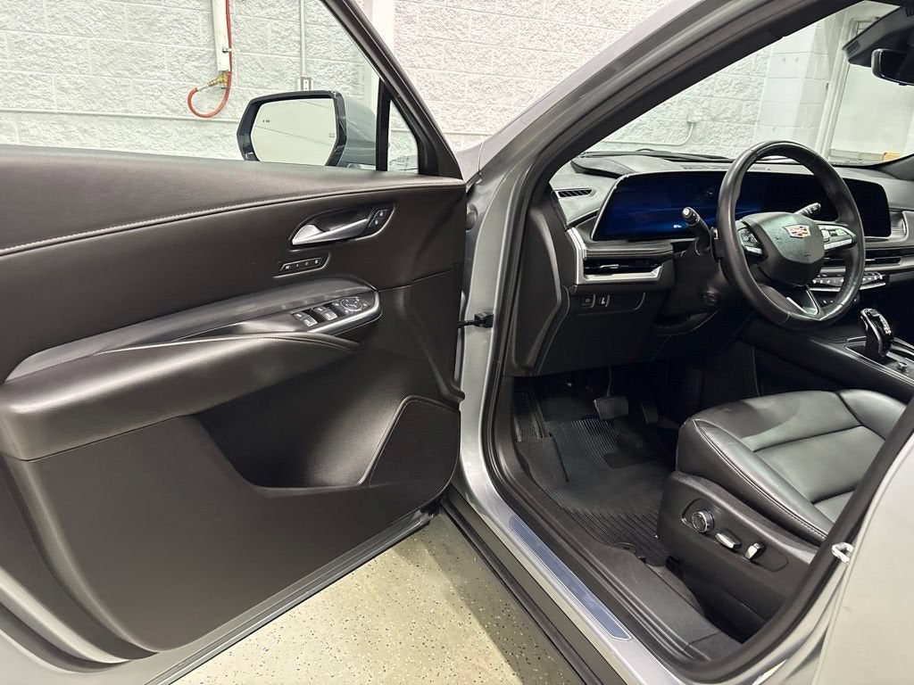 2024 Cadillac XT4 Premium Luxury