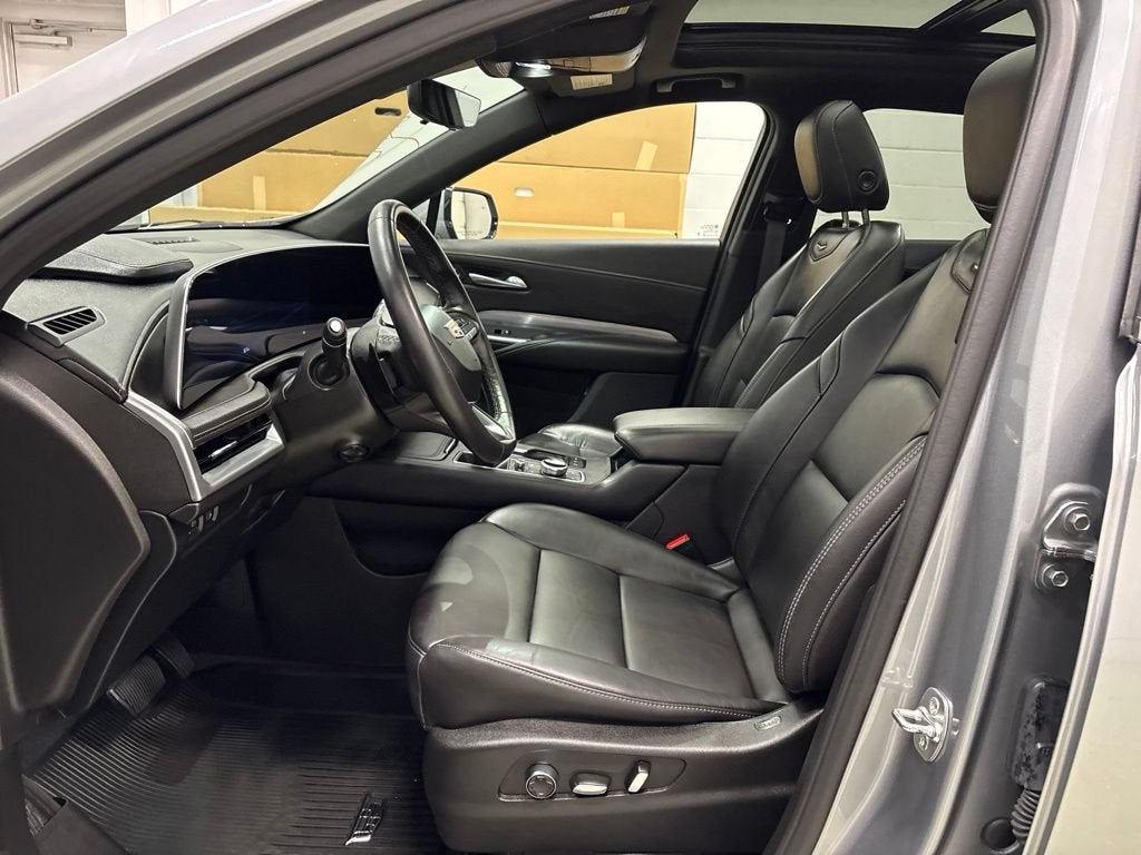 2024 Cadillac XT4 Premium Luxury