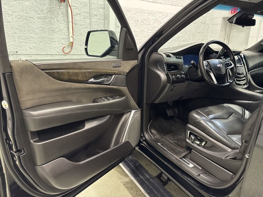 2019 Cadillac Escalade Platinum
