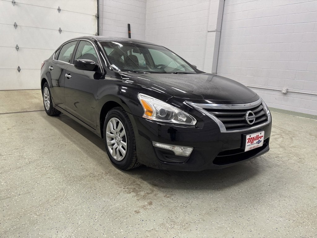 Used 2013 Nissan Altima Sedan S with VIN 1N4AL3AP1DN427369 for sale in Rogers, Minnesota