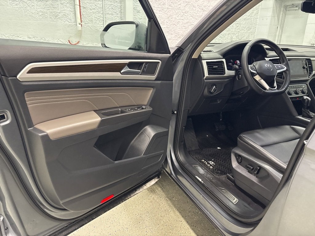 2022 Volkswagen Atlas 3.6L V6 SE w/Technology