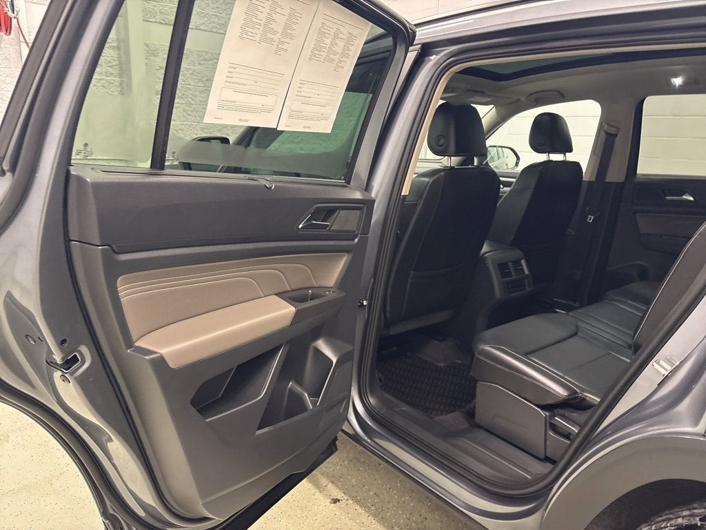 2022 Volkswagen Atlas 3.6L V6 SE w/Technology