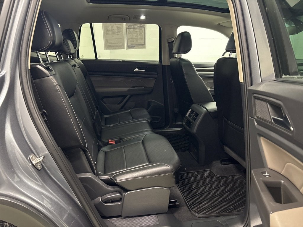 2022 Volkswagen Atlas 3.6L V6 SE w/Technology