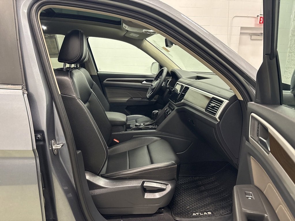 2022 Volkswagen Atlas 3.6L V6 SE w/Technology