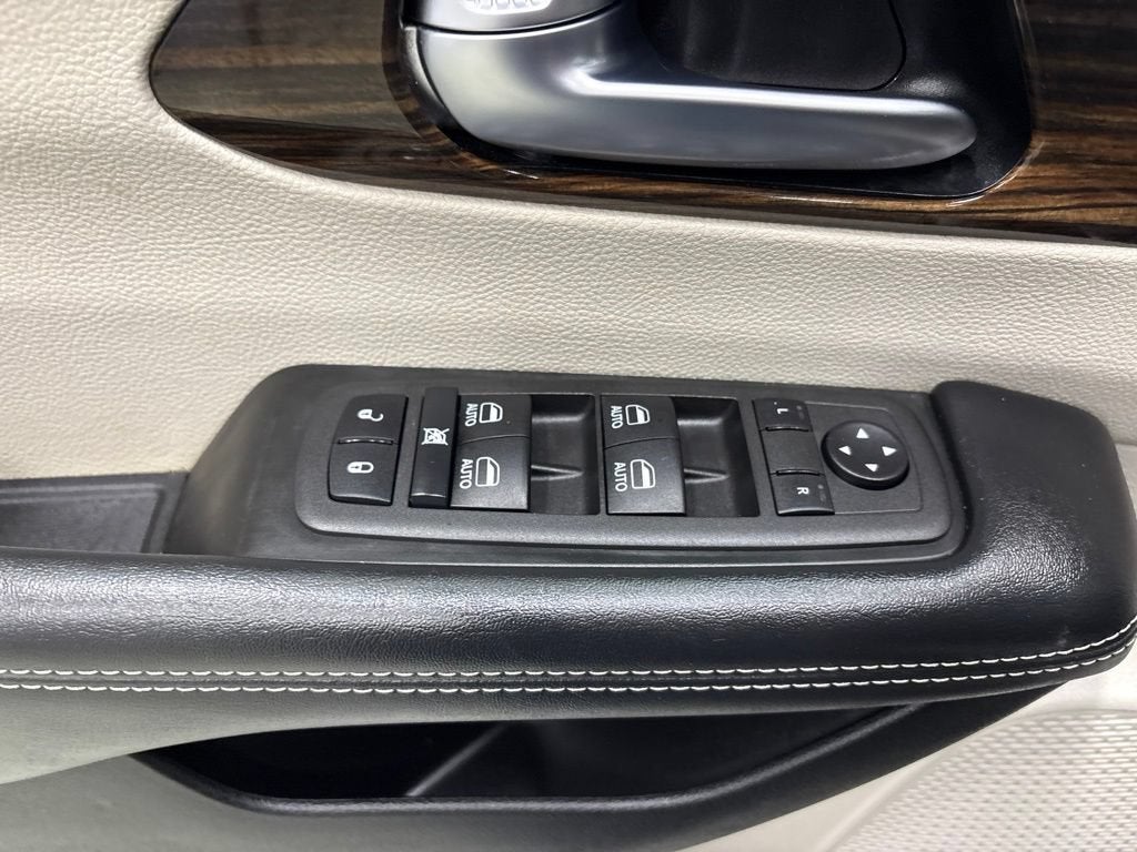 2022 Chrysler Pacifica Limited AWD
