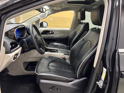 2022 Chrysler Pacifica Limited AWD