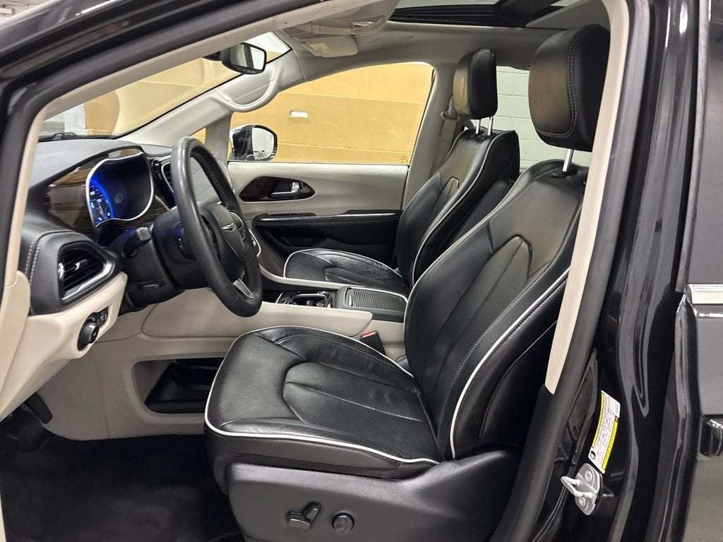 2022 Chrysler Pacifica Limited AWD