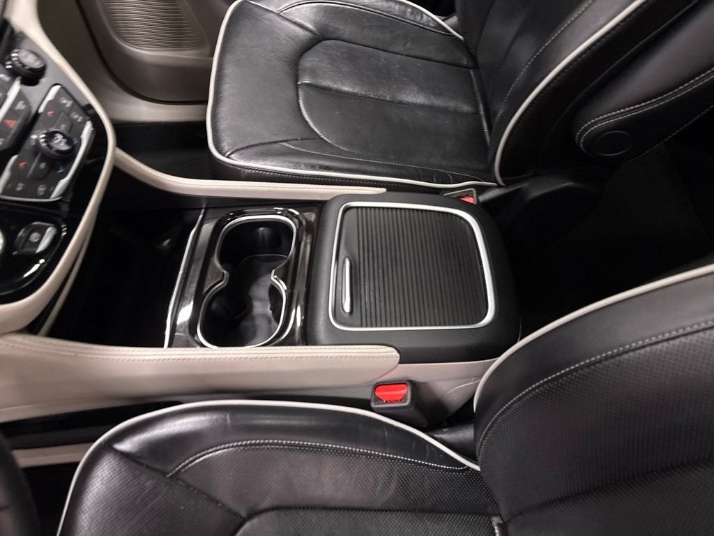 2022 Chrysler Pacifica Limited AWD