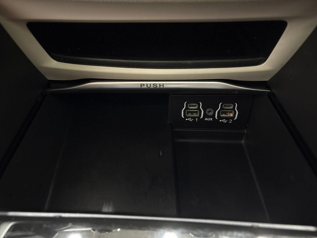 2022 Chrysler Pacifica Limited AWD