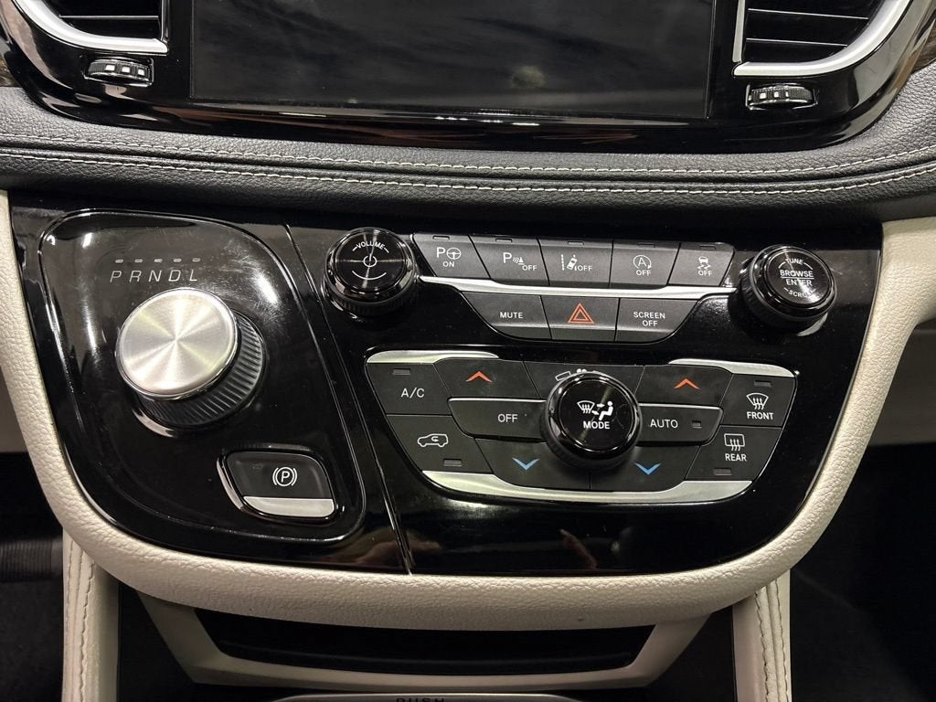 2022 Chrysler Pacifica Limited AWD