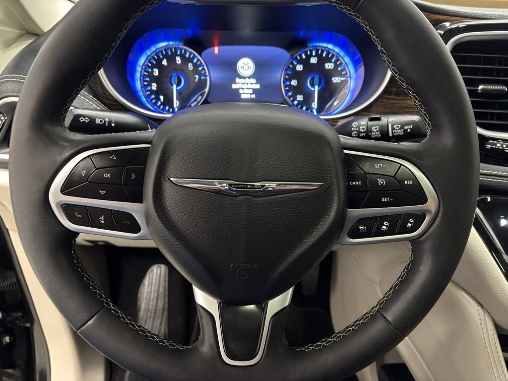 2022 Chrysler Pacifica Limited AWD