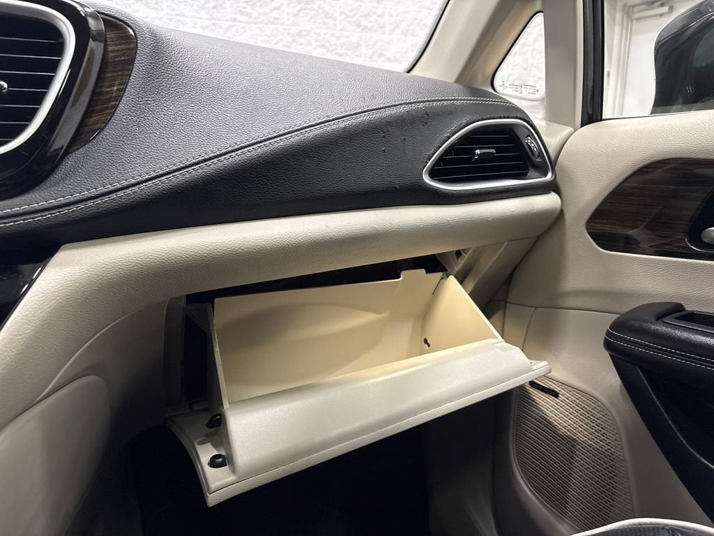 2022 Chrysler Pacifica Limited AWD
