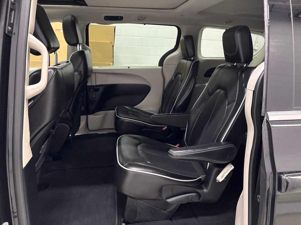 2022 Chrysler Pacifica Limited AWD