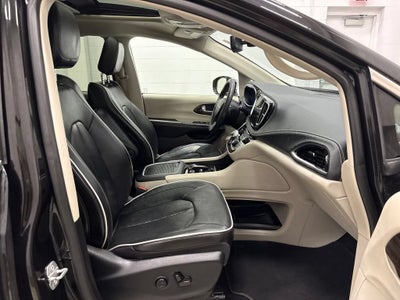 2022 Chrysler Pacifica Limited AWD