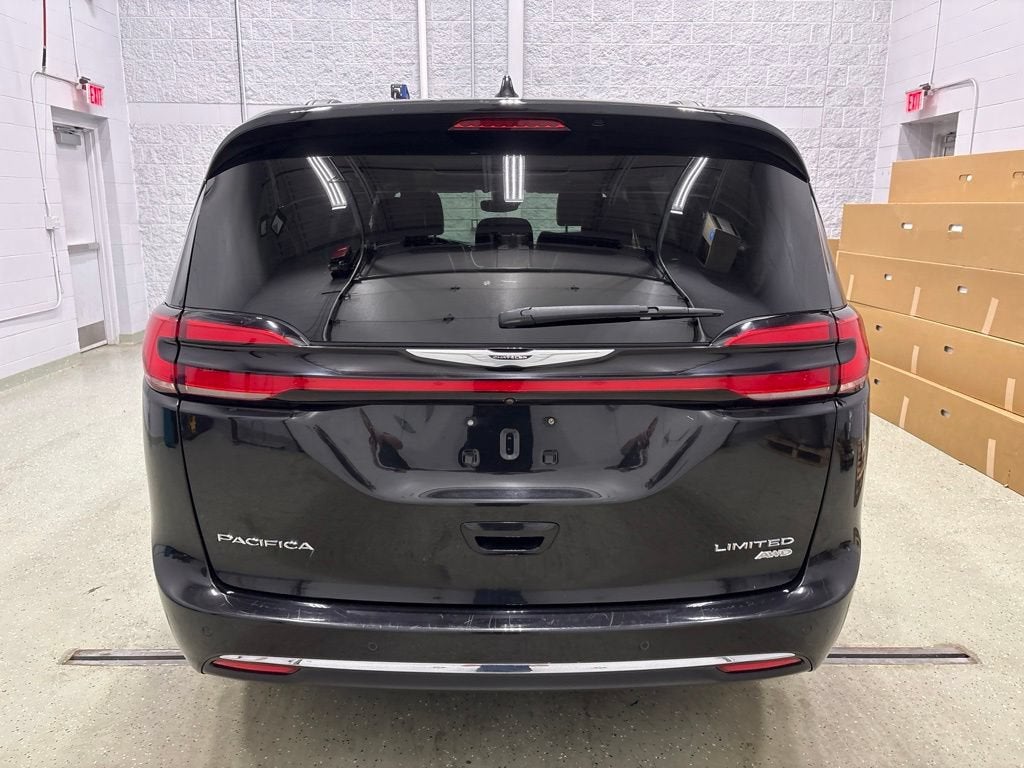 2022 Chrysler Pacifica Limited AWD