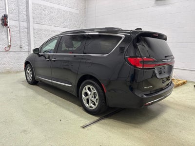 2022 Chrysler Pacifica Limited AWD