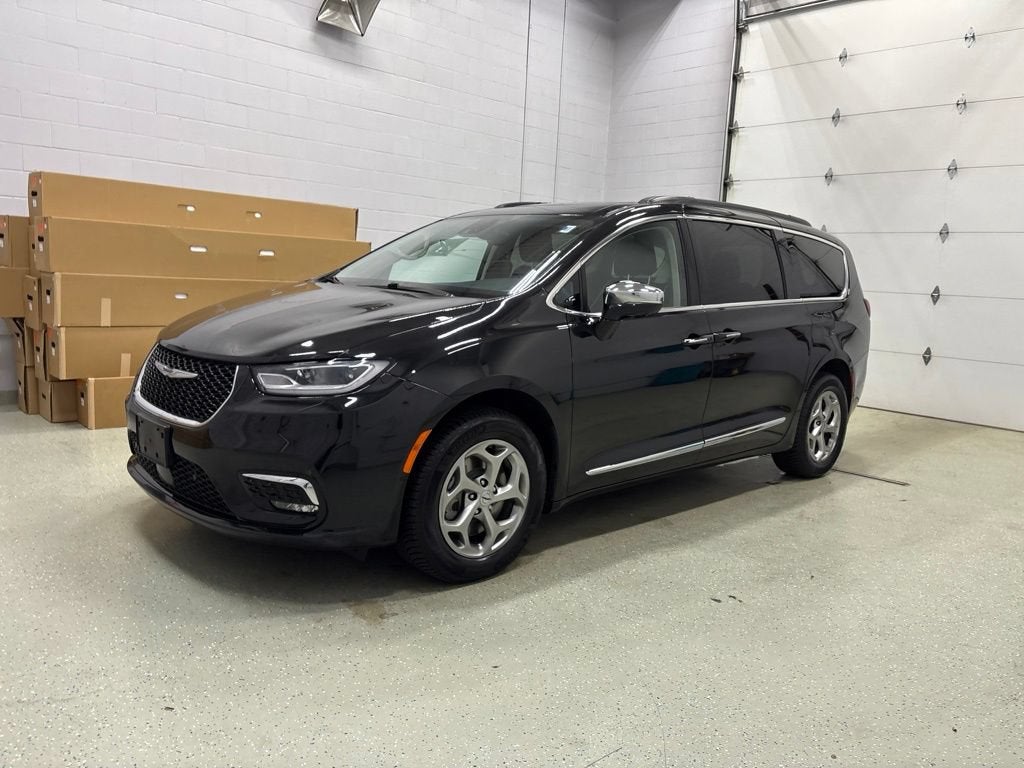 2022 Chrysler Pacifica Limited AWD