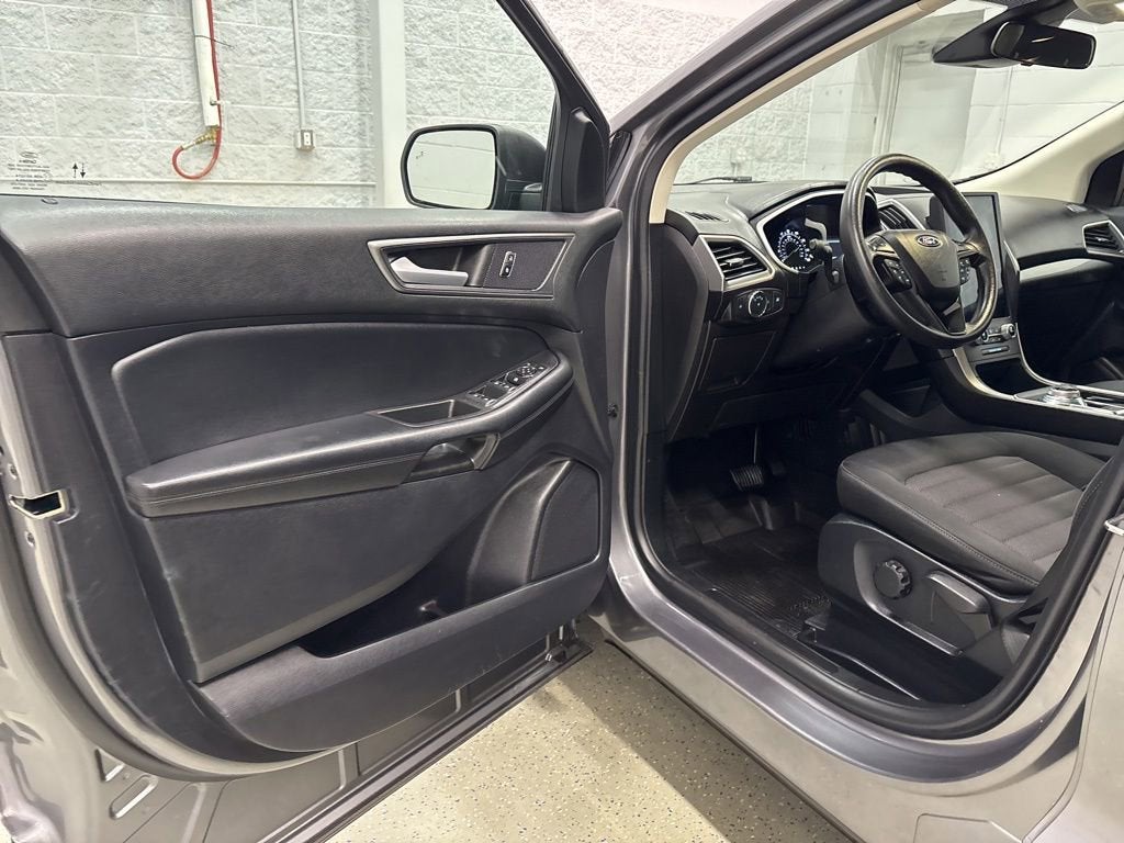 2021 Ford Edge SE