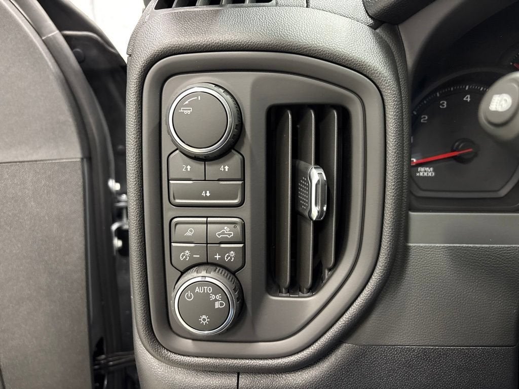 2026 Chevrolet Silverado 2500 HD Custom Crew Cab Standard Box 4WD