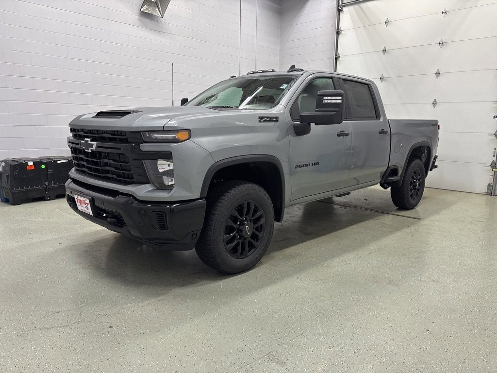 2026 Chevrolet Silverado 2500 HD Custom Crew Cab Standard Box 4WD