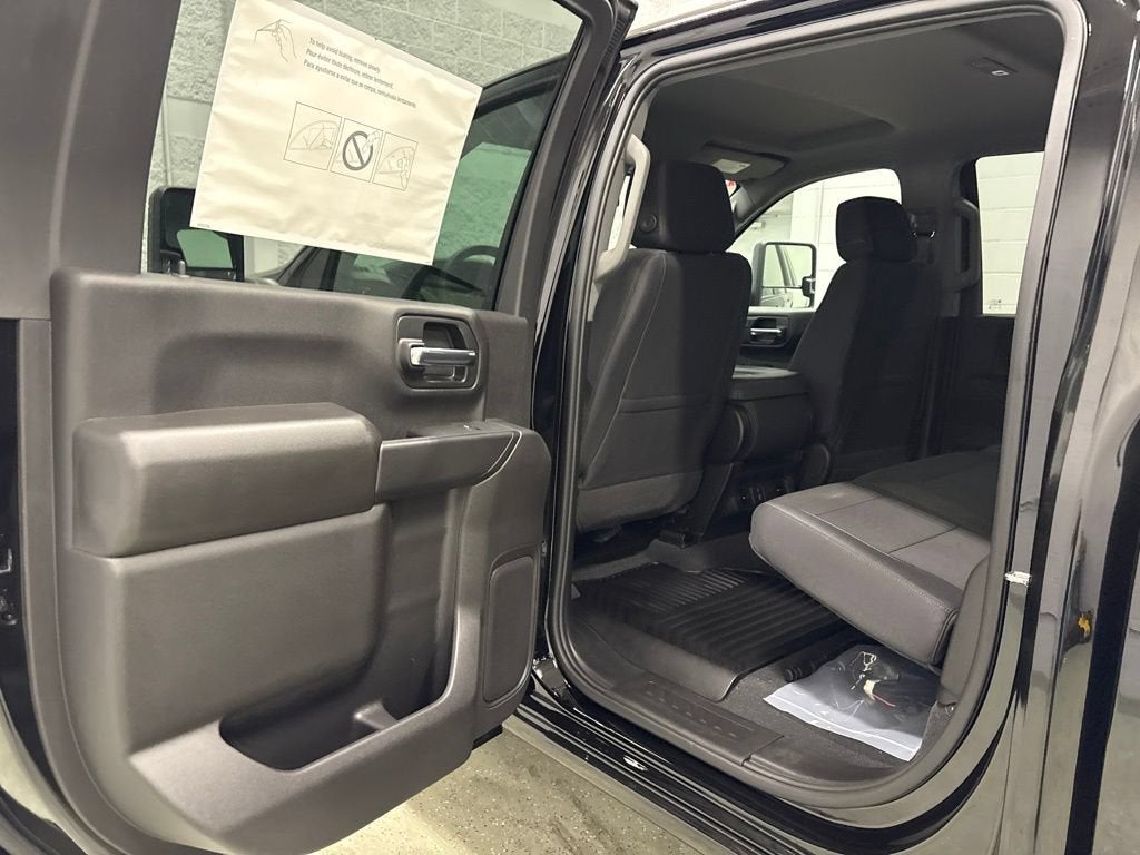 2026 Chevrolet Silverado 2500 HD Custom Crew Cab Standard Box 4WD