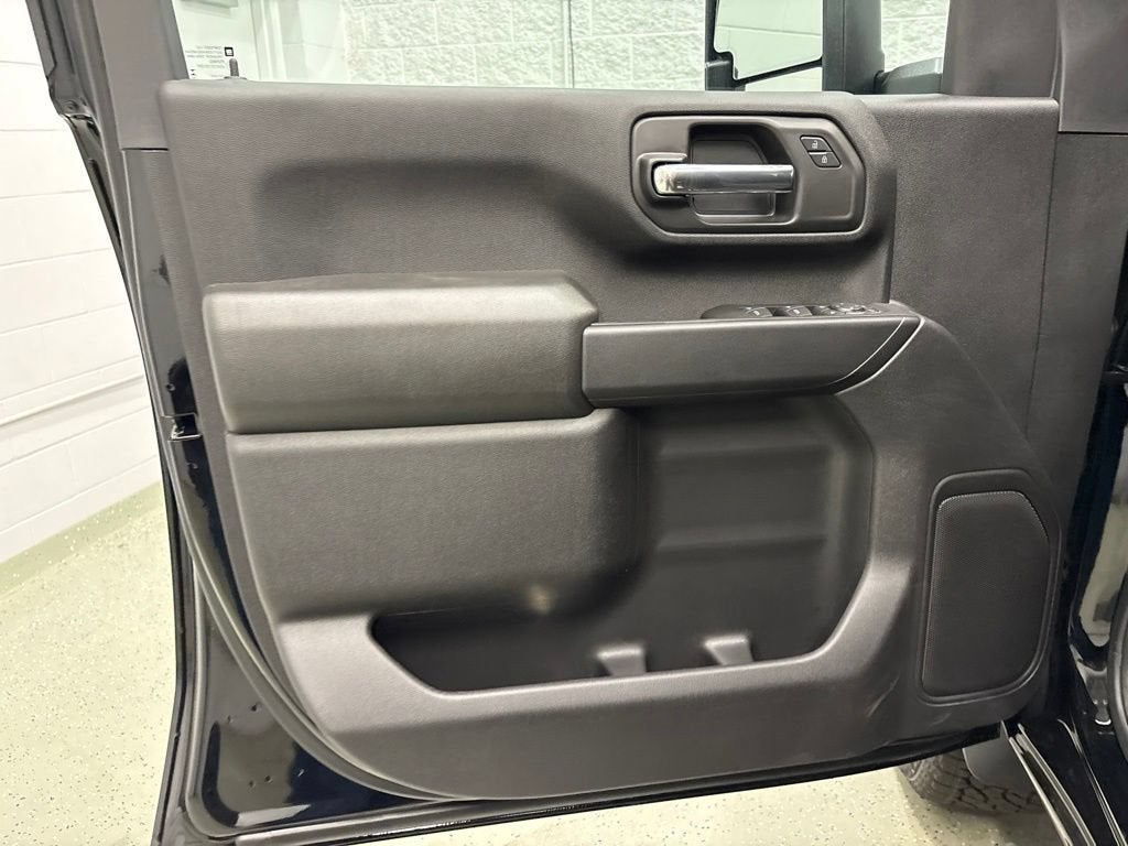 2026 Chevrolet Silverado 2500 HD Custom Crew Cab Standard Box 4WD
