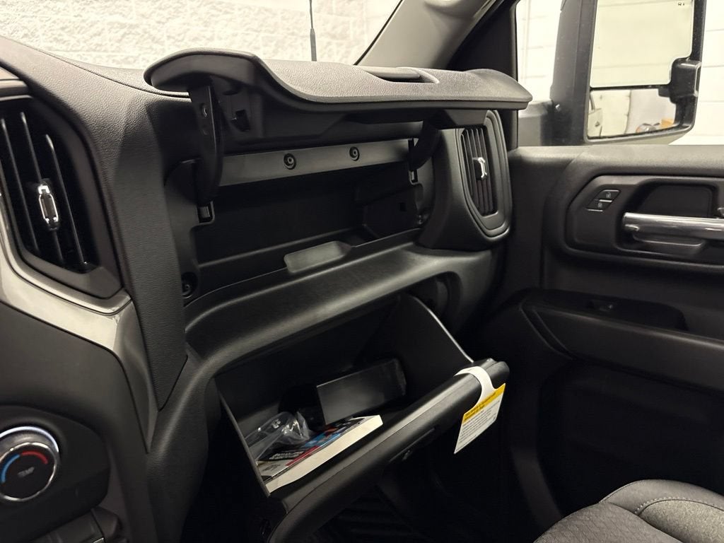 2026 Chevrolet Silverado 2500 HD Custom Crew Cab Standard Box 4WD