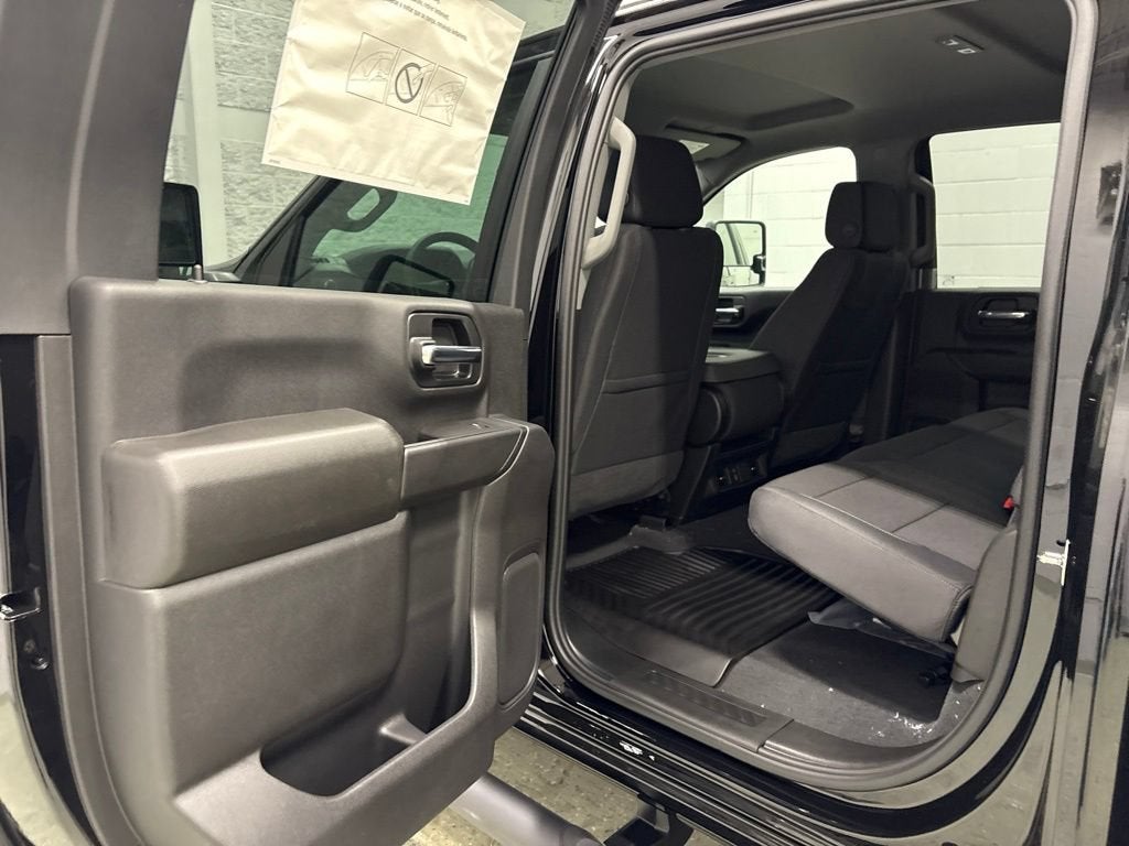 2026 Chevrolet Silverado 2500 HD Custom Crew Cab Standard Box 4WD