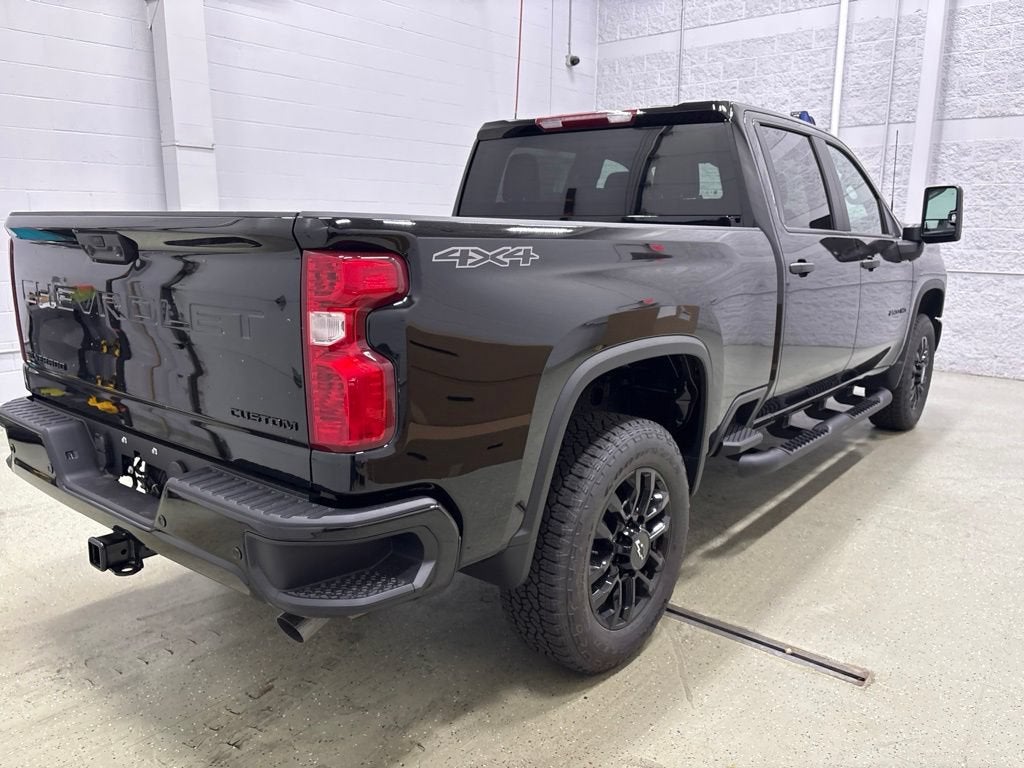 2026 Chevrolet Silverado 2500 HD Custom Crew Cab Standard Box 4WD