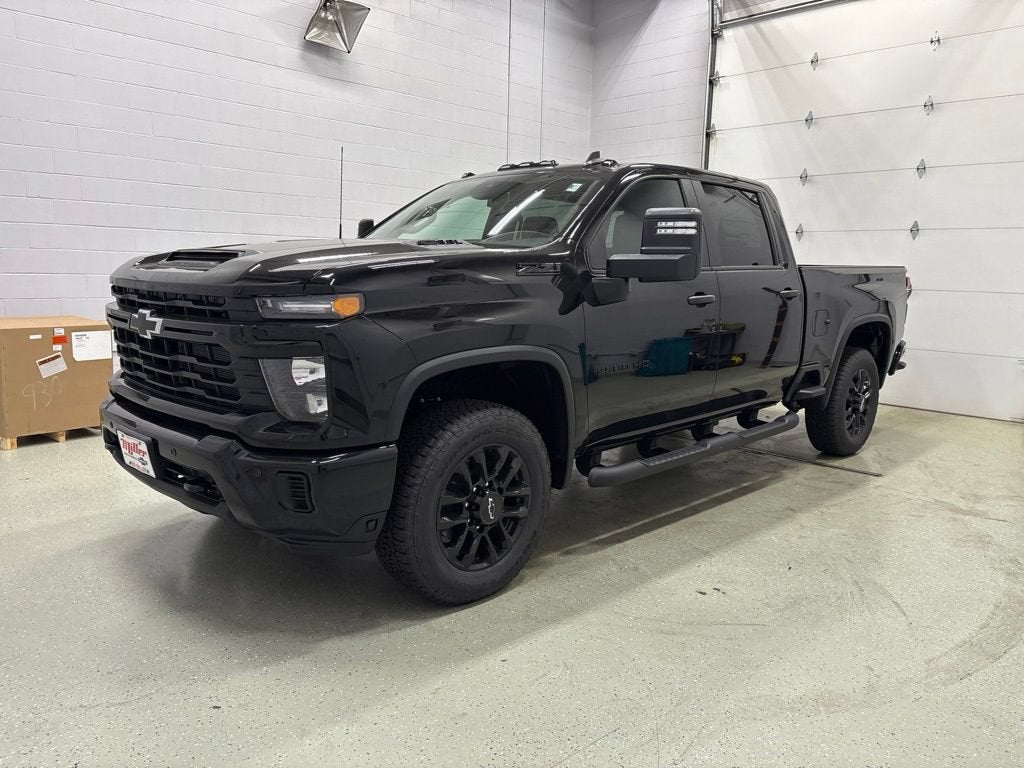 2026 Chevrolet Silverado 2500 HD Custom Crew Cab Standard Box 4WD