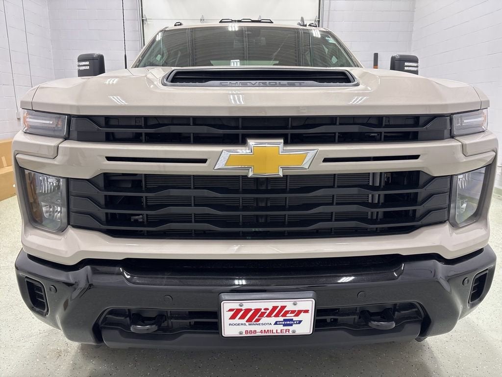 2026 Chevrolet Silverado 2500 HD Custom Crew Cab Standard Box 4WD