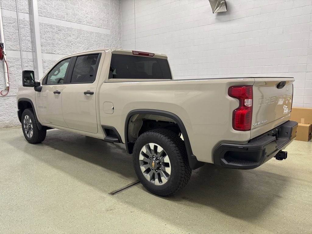 2026 Chevrolet Silverado 2500 HD Custom Crew Cab Standard Box 4WD