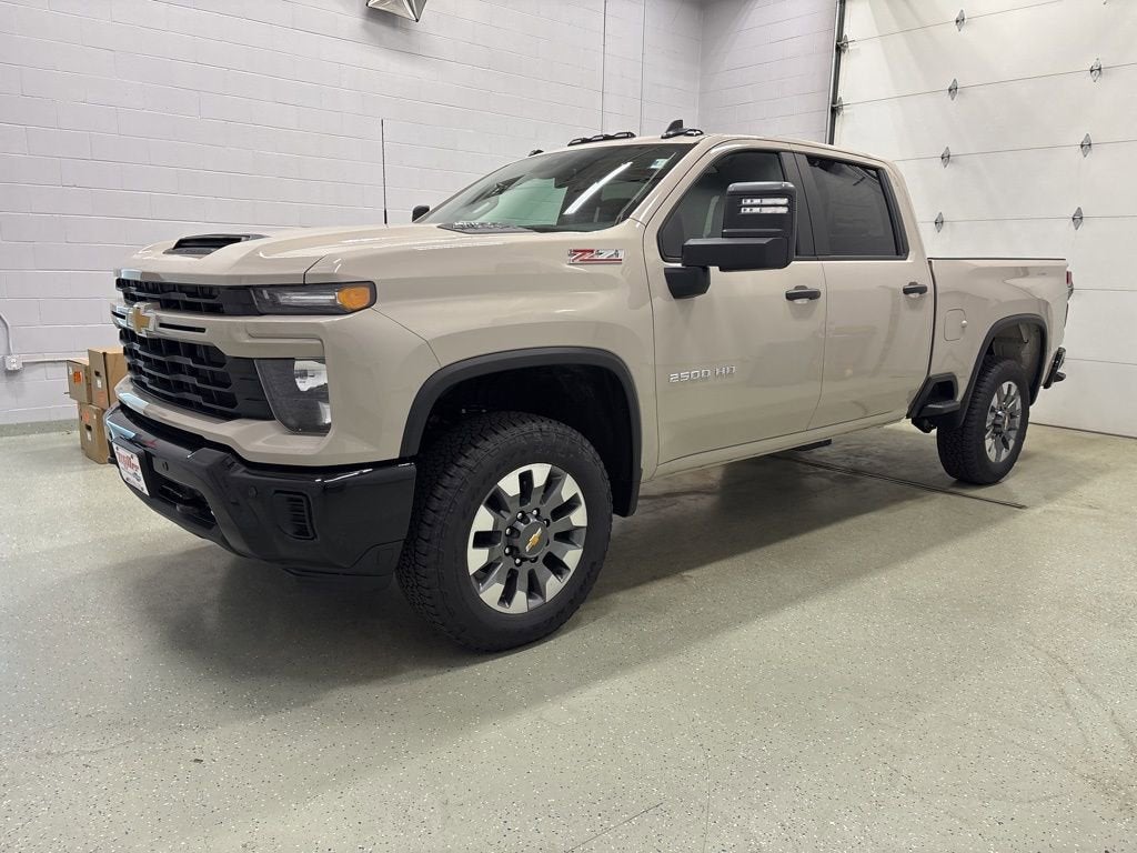2026 Chevrolet Silverado 2500 HD Custom Crew Cab Standard Box 4WD