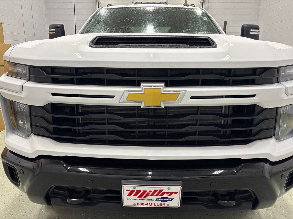 2026 Chevrolet Silverado 2500 HD Custom Crew Cab Standard Box 4WD