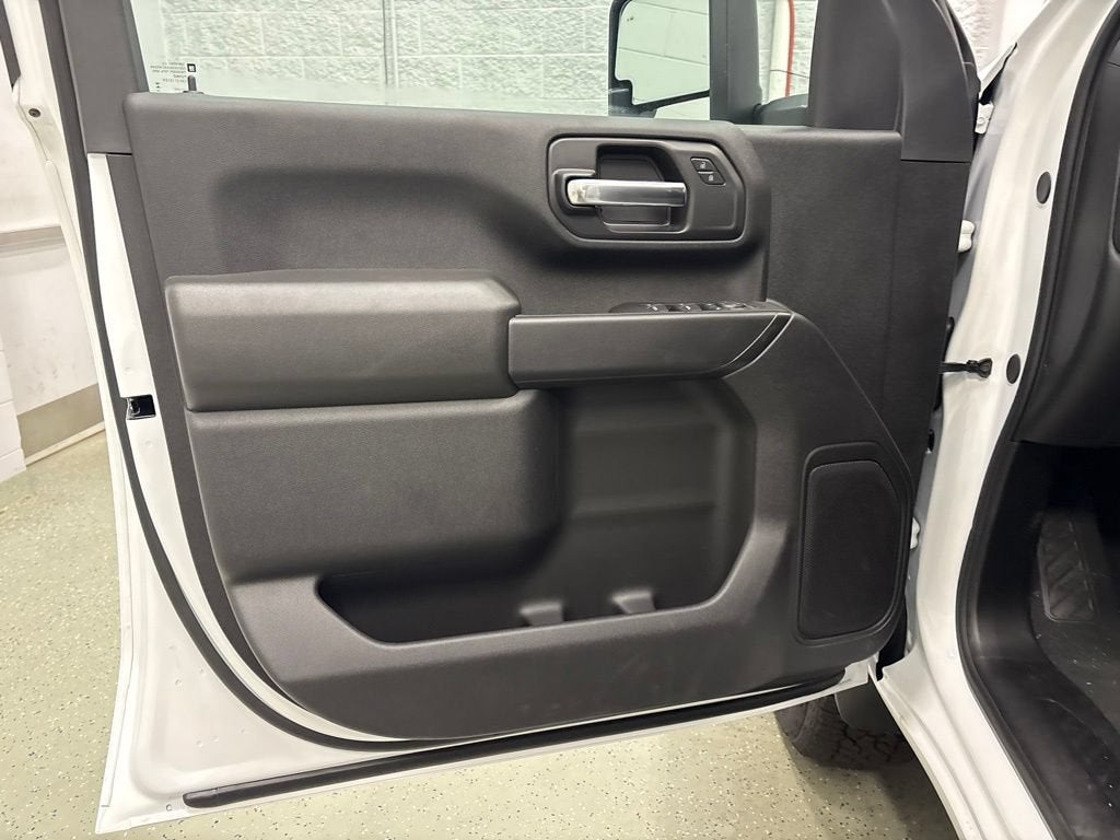 2026 Chevrolet Silverado 2500 HD Custom Crew Cab Standard Box 4WD