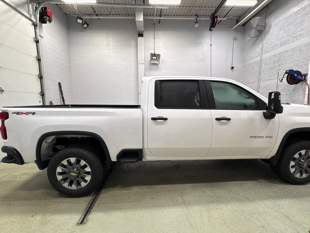 2026 Chevrolet Silverado 2500 HD Custom Crew Cab Standard Box 4WD