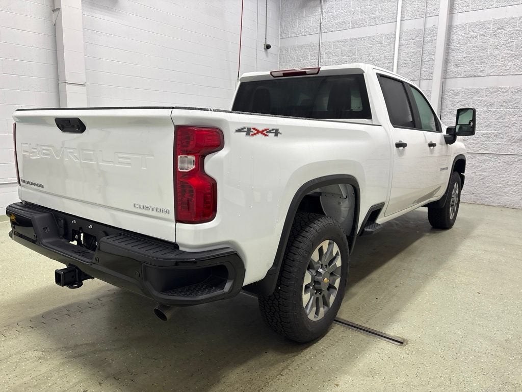 2026 Chevrolet Silverado 2500 HD Custom Crew Cab Standard Box 4WD