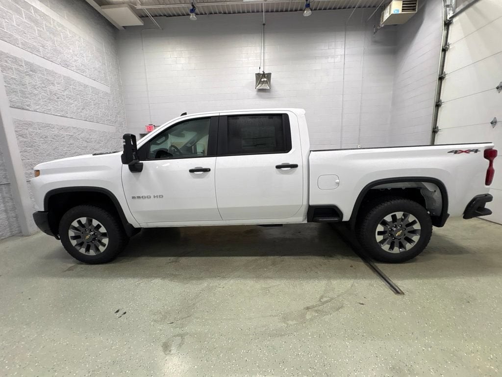 2026 Chevrolet Silverado 2500 HD Custom Crew Cab Standard Box 4WD