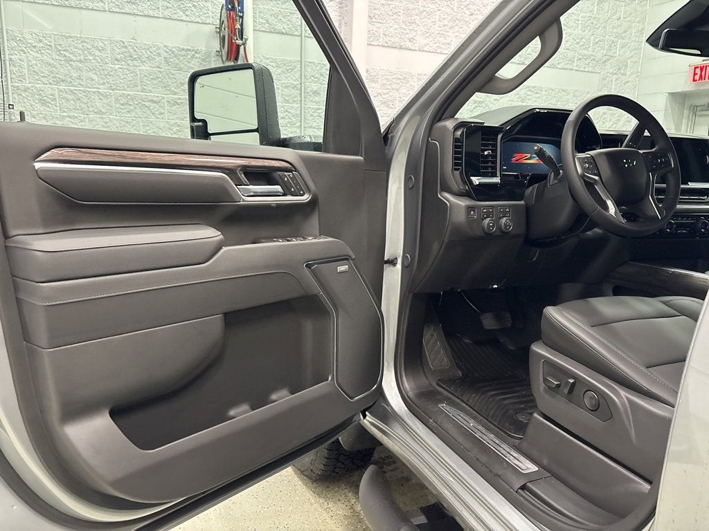 2026 Chevrolet Silverado 2500 HD LTZ Crew Cab Standard Box 4WD