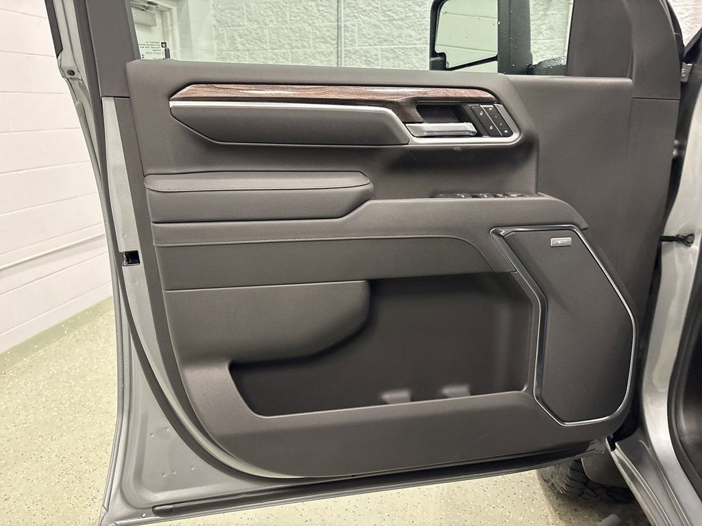 2026 Chevrolet Silverado 2500 HD LTZ Crew Cab Standard Box 4WD