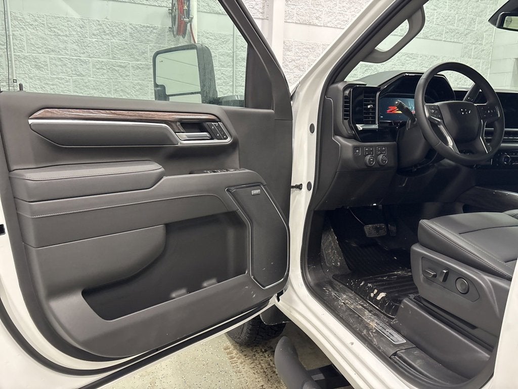 2026 Chevrolet Silverado 2500 HD LTZ Crew Cab Standard Box 4WD