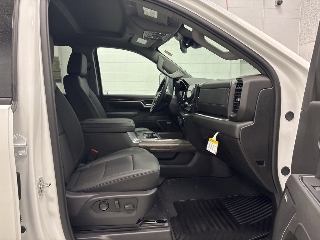 2026 Chevrolet Silverado 2500 HD LTZ Crew Cab Standard Box 4WD