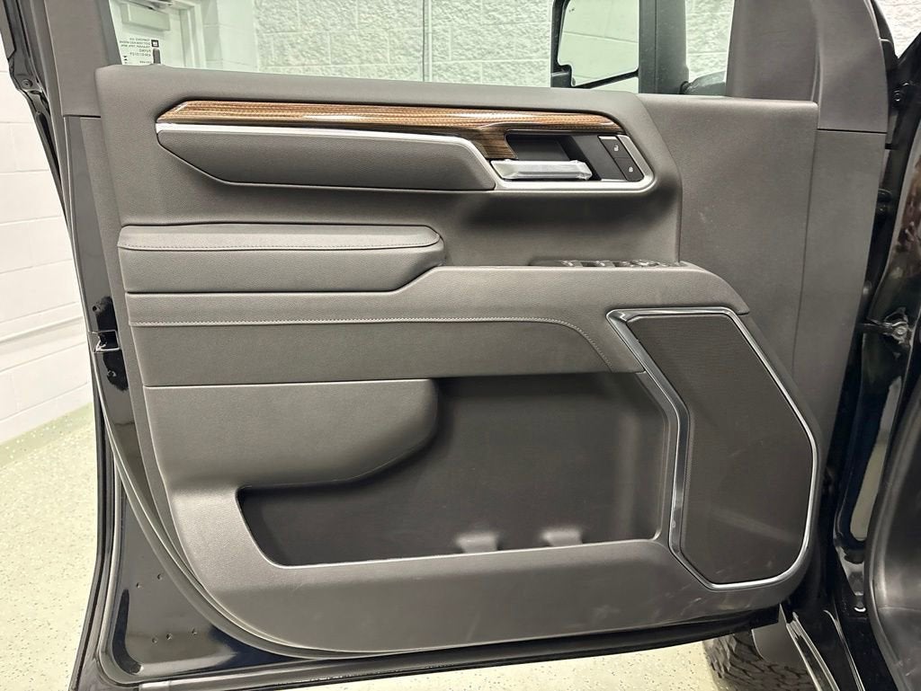 2026 Chevrolet Silverado 3500 HD LT Crew Cab Standard Box 4WD