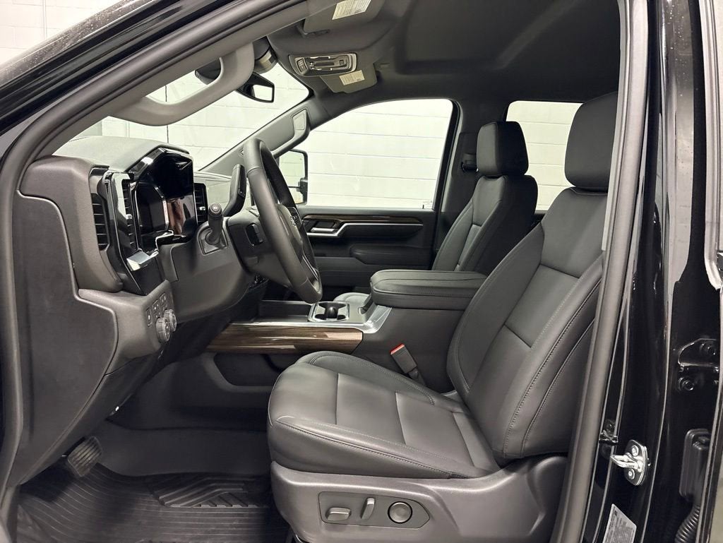 2026 Chevrolet Silverado 3500 HD LT Crew Cab Standard Box 4WD