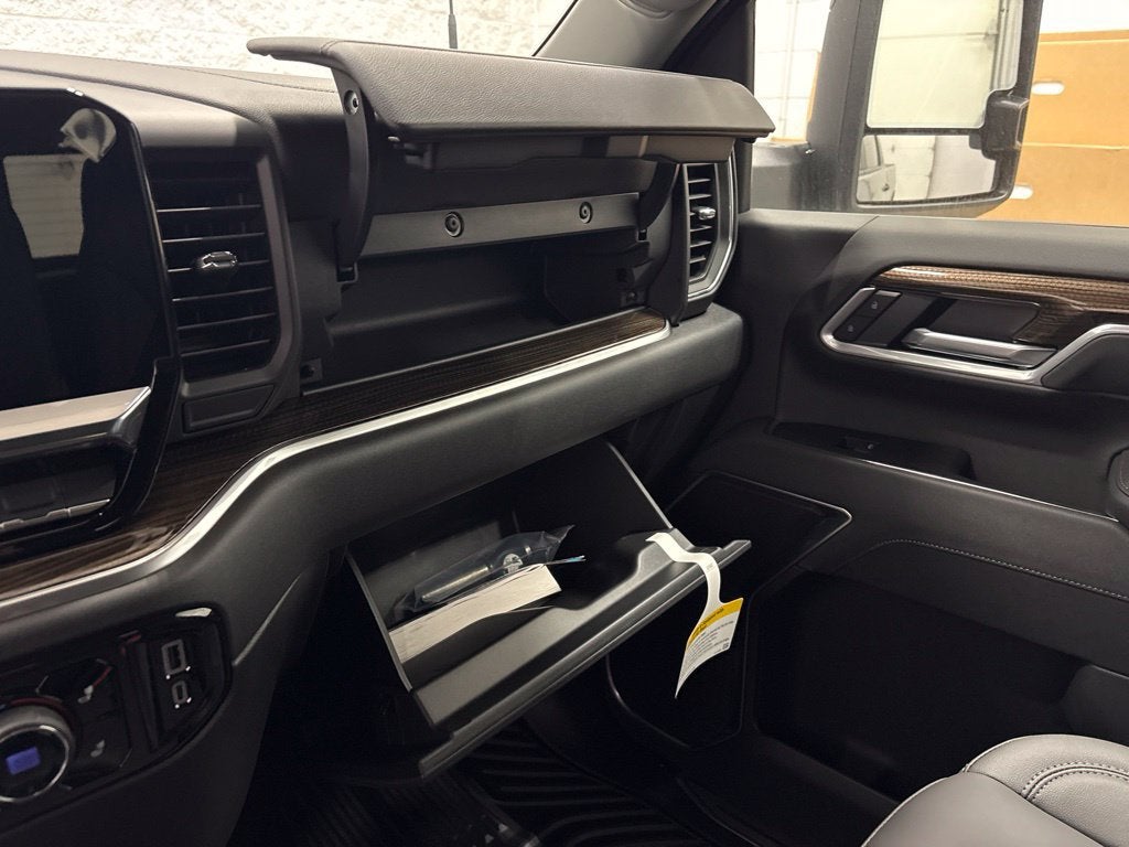 2026 Chevrolet Silverado 3500 HD LT Crew Cab Standard Box 4WD