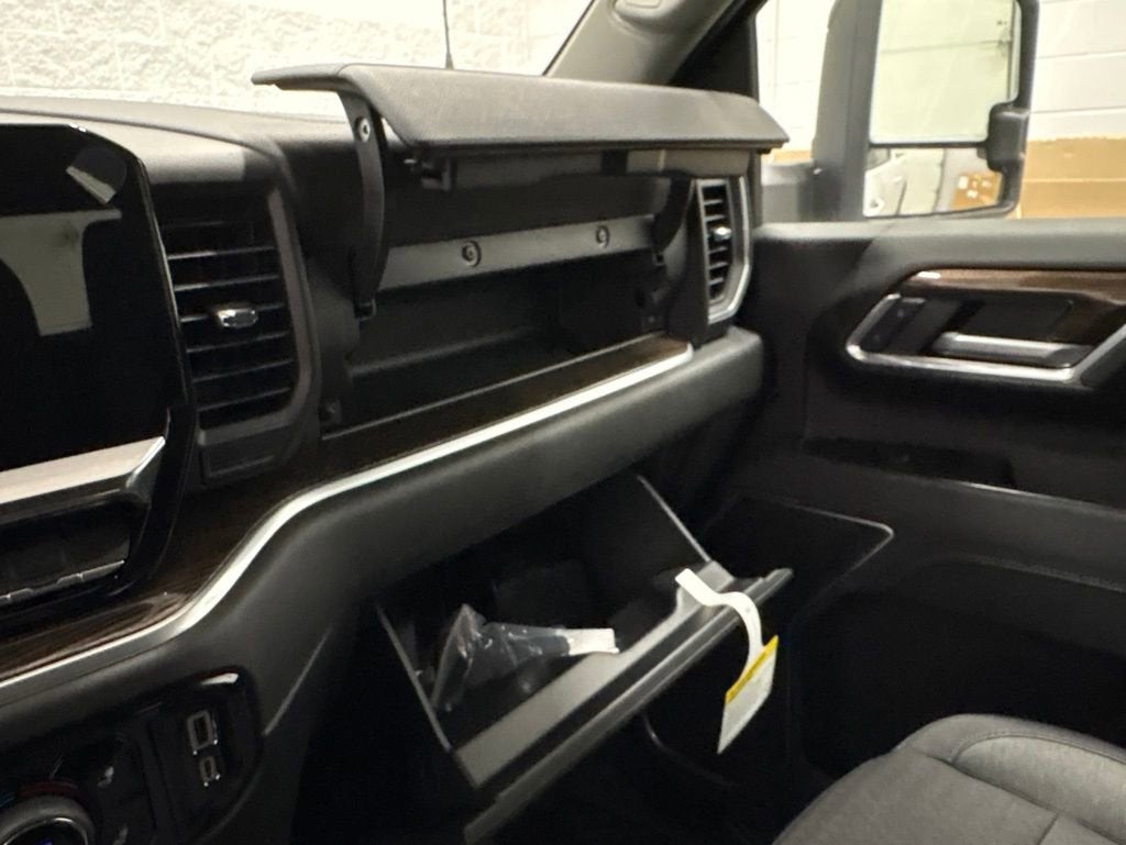 2026 Chevrolet Silverado 3500 HD LT Crew Cab Standard Box 4WD