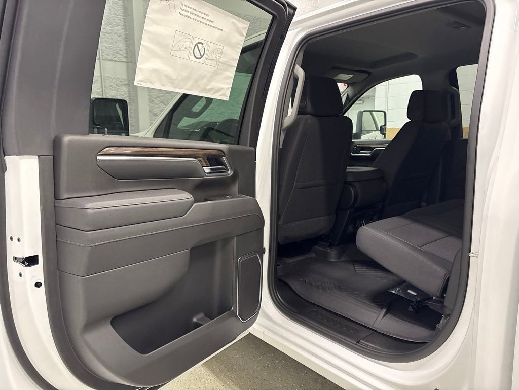 2026 Chevrolet Silverado 3500 HD LT Crew Cab Standard Box 4WD