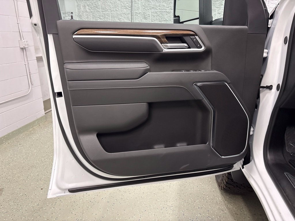 2026 Chevrolet Silverado 3500 HD LT Crew Cab Standard Box 4WD